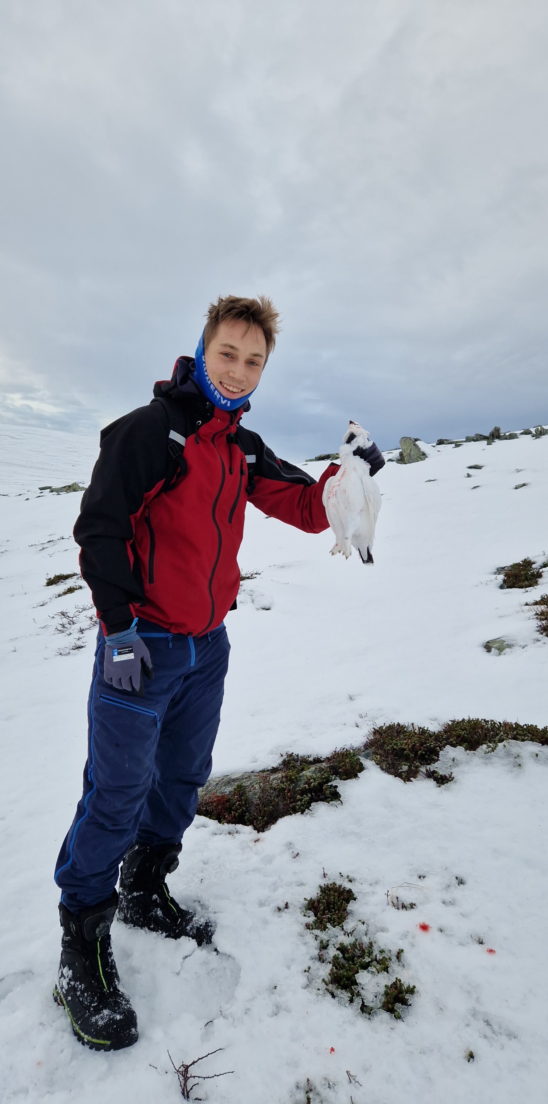 Henrik på tur med rype